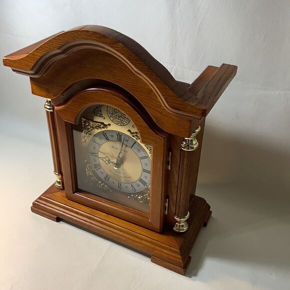 Daniel Dakota Westminster Chime Vintage Quartz Beautiful Chimes Brown Wood - Picture 3 of 15